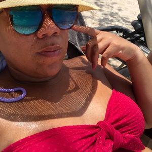 Meet your Posher, Shandias